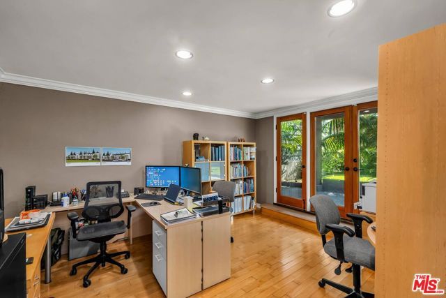 6020 S Halm Avenue, Los Angeles, CA 90056
