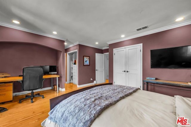 6020 S Halm Avenue, Los Angeles, CA 90056