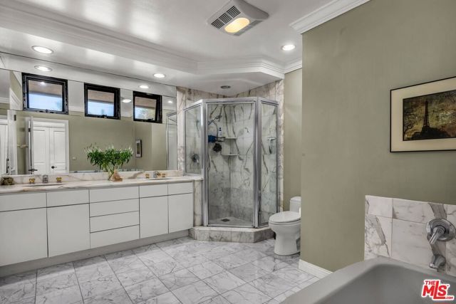 6020 S Halm Avenue, Los Angeles, CA 90056