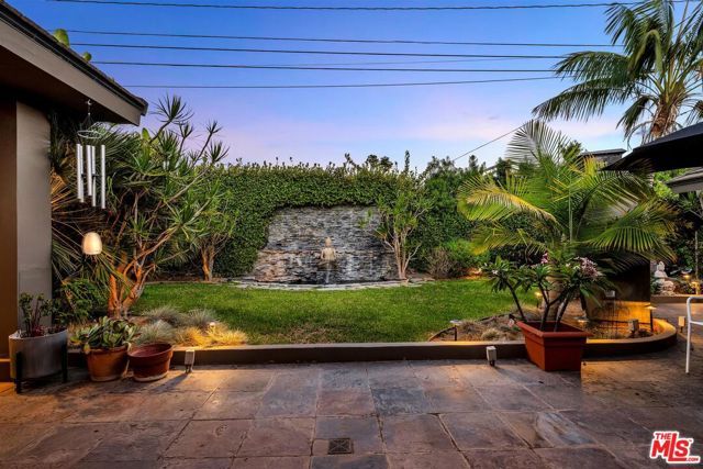 6020 S Halm Avenue, Los Angeles, CA 90056