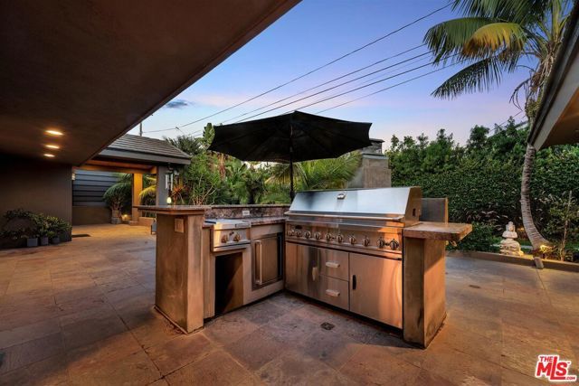 6020 S Halm Avenue, Los Angeles, CA 90056