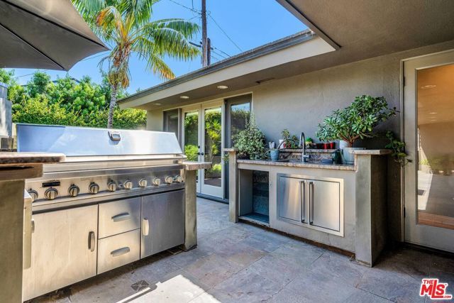 6020 S Halm Avenue, Los Angeles, CA 90056