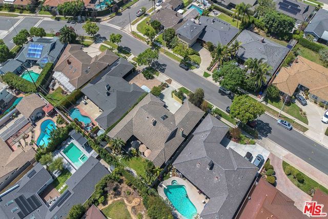 6020 S Halm Avenue, Los Angeles, CA 90056