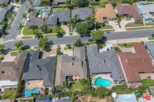 6020 S Halm Avenue, Los Angeles, CA 90056
