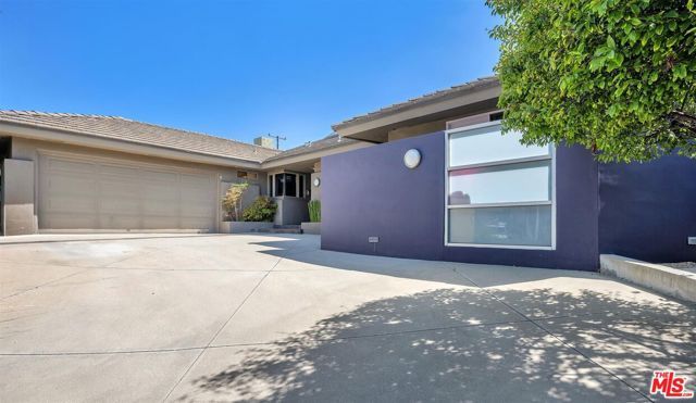 6020 S Halm Avenue, Los Angeles, CA 90056