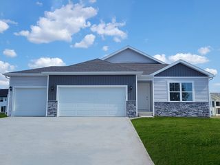 929 33rd Street SE, Altoona, IA 50009