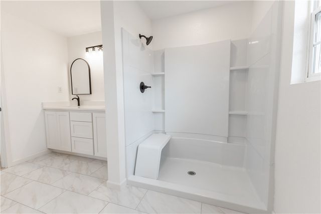 12252 Mains Road, Lowell, AR 72745