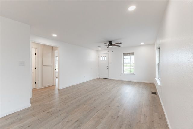 12252 Mains Road, Lowell, AR 72745
