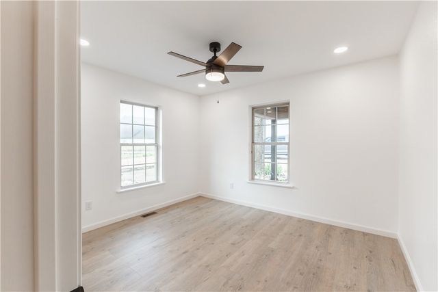 12252 Mains Road, Lowell, AR 72745