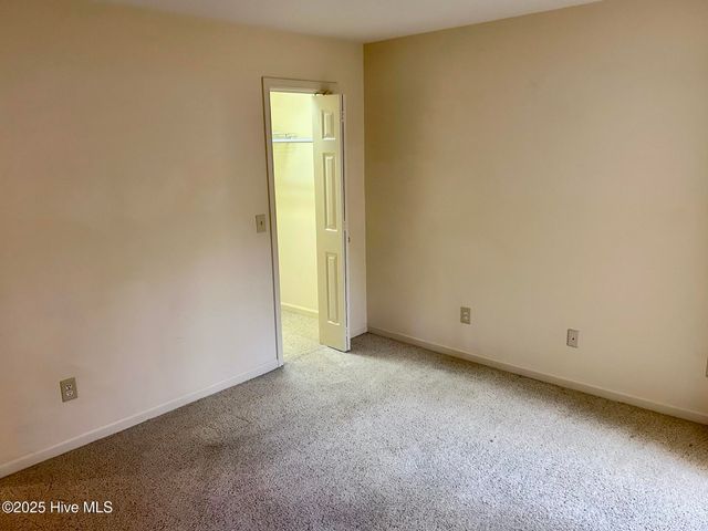 9265 Us 15-501 Highway 12f, Pinehurst, NC 28374