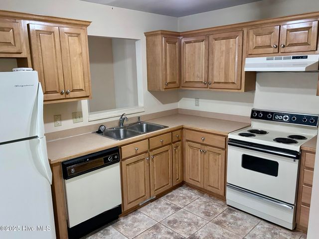 9265 Us 15-501 Highway 12f, Pinehurst, NC 28374