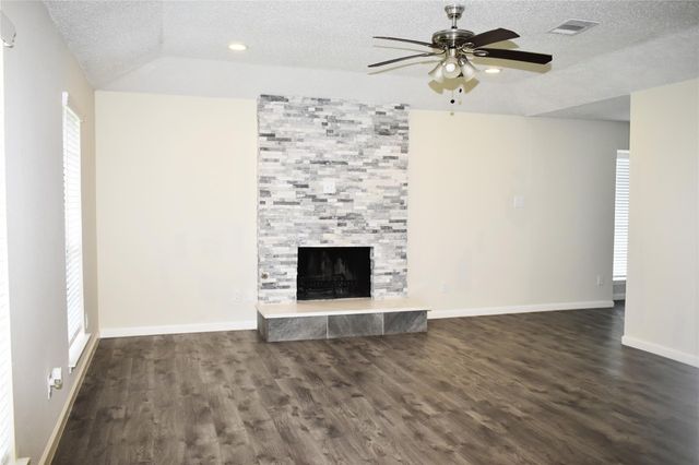 2511 Maple Tree Court, Stafford, TX 77477
