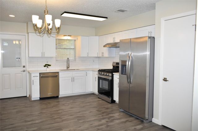 2511 Maple Tree Court, Stafford, TX 77477