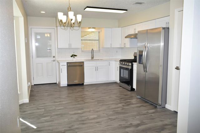 2511 Maple Tree Court, Stafford, TX 77477