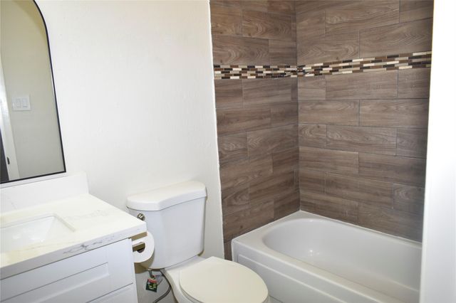 2511 Maple Tree Court, Stafford, TX 77477