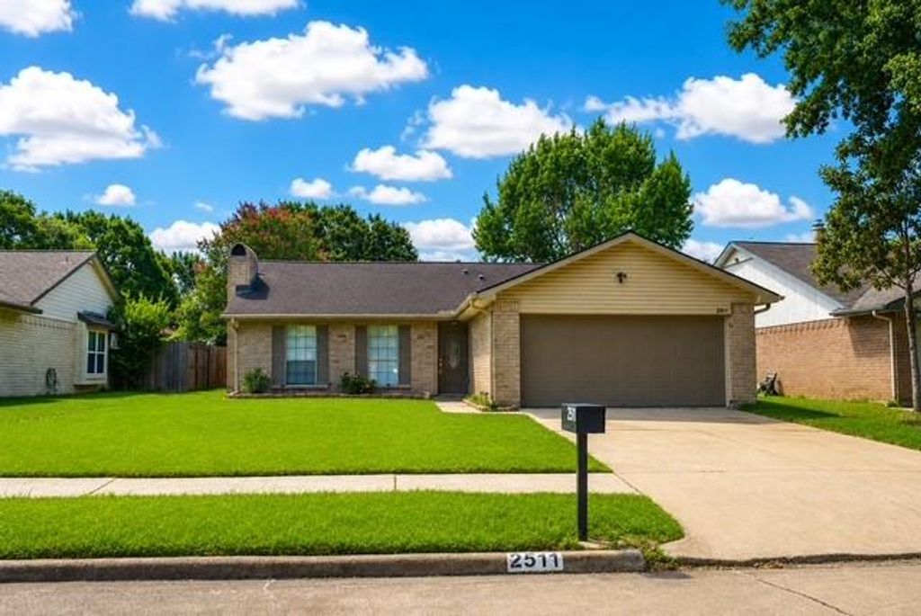 2511 Maple Tree Court, Stafford, TX 77477