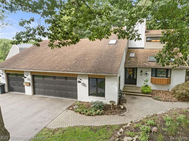 1510 Milford Hills Drive, Milford, MI 48381