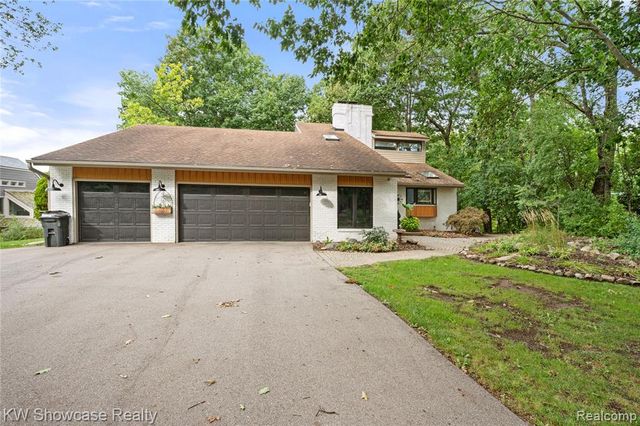 1510 Milford Hills Drive, Milford, MI 48381