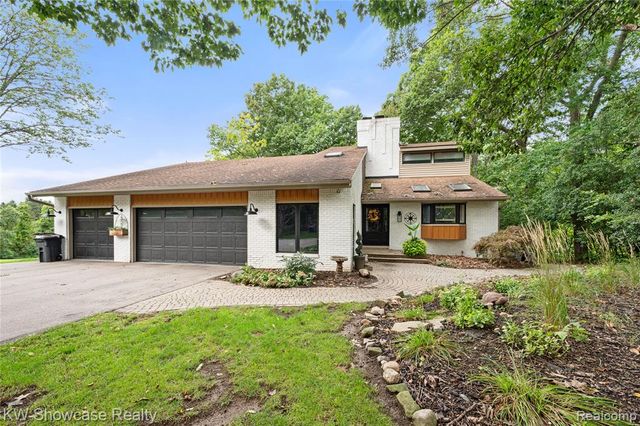 1510 Milford Hills Drive, Milford, MI 48381