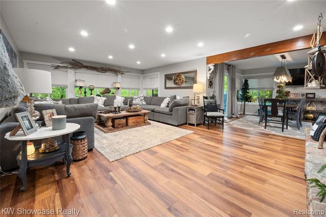 1510 Milford Hills Drive, Milford, MI 48381