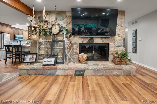 1510 Milford Hills Drive, Milford, MI 48381