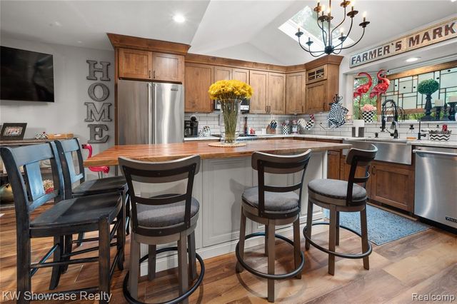 1510 Milford Hills Drive, Milford, MI 48381
