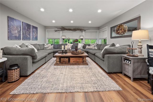 1510 Milford Hills Drive, Milford, MI 48381