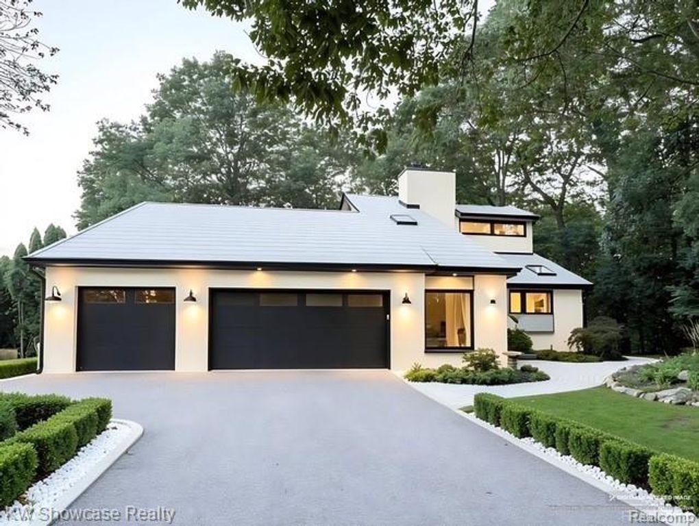 1510 Milford Hills Drive, Milford, MI 48381