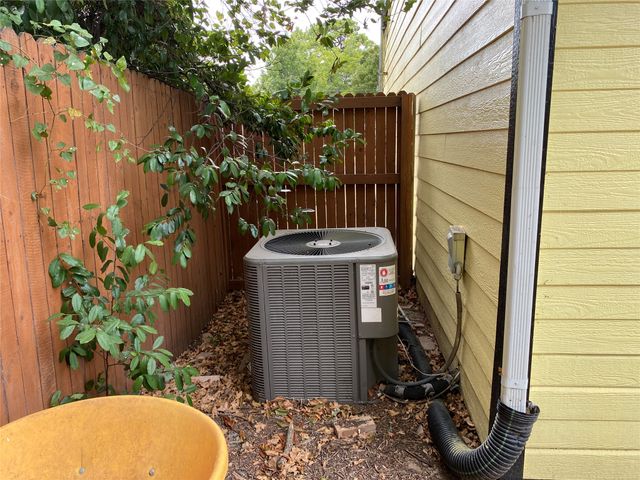 406 S Jefferson Street S, Irving, TX 75060