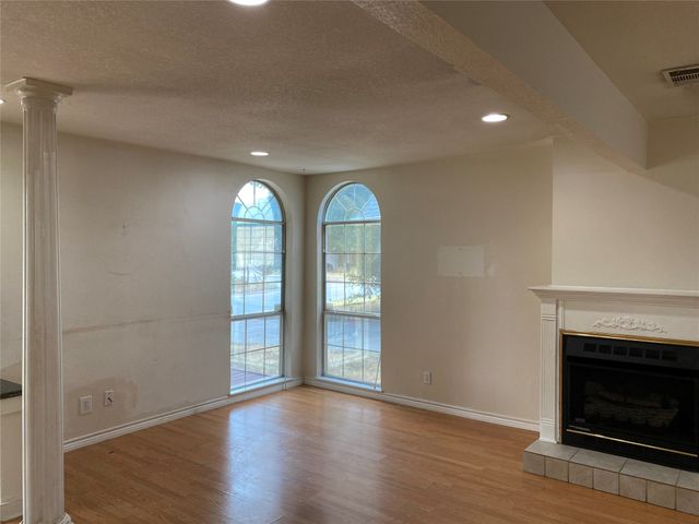 406 S Jefferson Street S, Irving, TX 75060