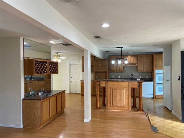 406 S Jefferson Street S, Irving, TX 75060