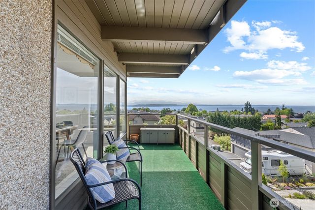 655 Main Street #304, Edmonds, WA 98020