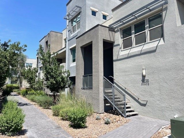 11238 Essence Point Avenue 210, Las Vegas, NV 89135