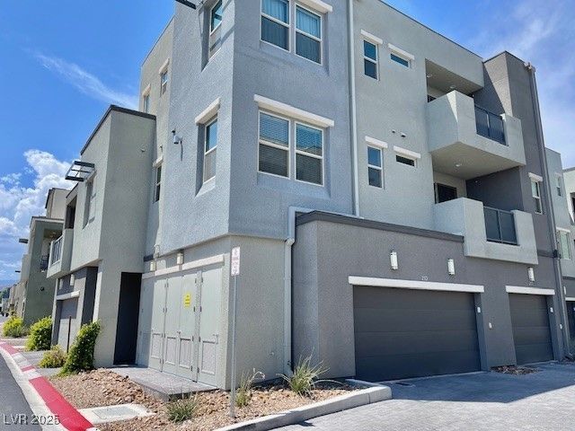 11238 Essence Point Avenue 210, Las Vegas, NV 89135