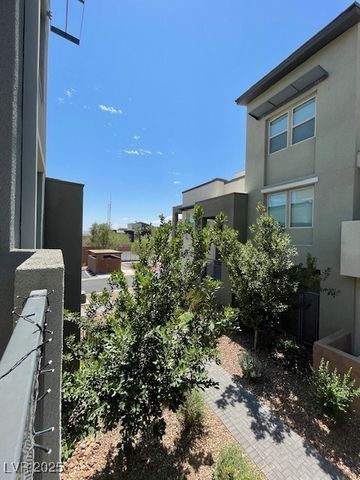 11238 Essence Point Avenue 210, Las Vegas, NV 89135