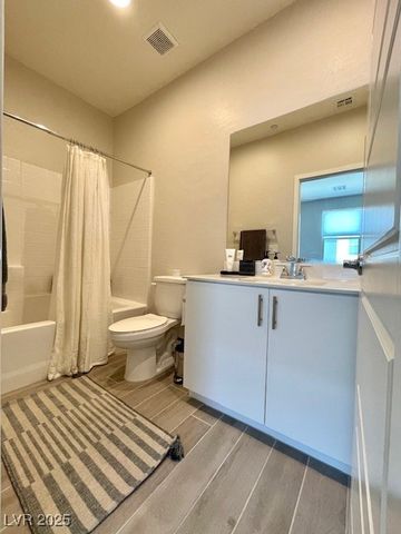 11238 Essence Point Avenue 210, Las Vegas, NV 89135