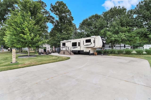 9909 S Paradise Circle, Baldwin, MI 49304
