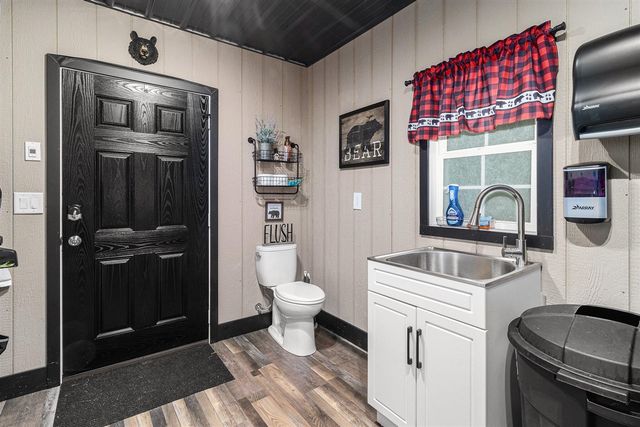9909 S Paradise Circle, Baldwin, MI 49304