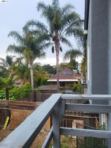 2137 E 27th, Oakland, CA 94606