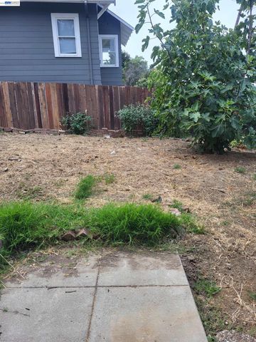 2137 E 27th, Oakland, CA 94606