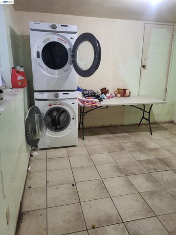 2137 E 27th, Oakland, CA 94606