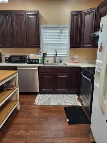 2137 E 27th, Oakland, CA 94606