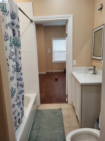 2137 E 27th, Oakland, CA 94606