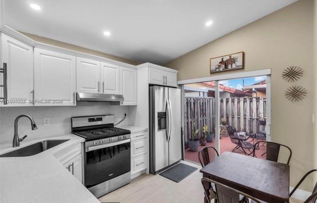 7001 W 35th Ave 169, Hialeah, FL 33018