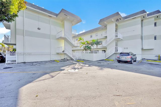 12890 NE 8th Avenue 208, North Miami, FL 33161