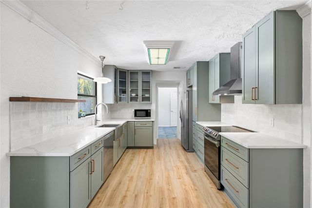 1806 BEVERLY CIRCLE N, Clearwater, FL 33764