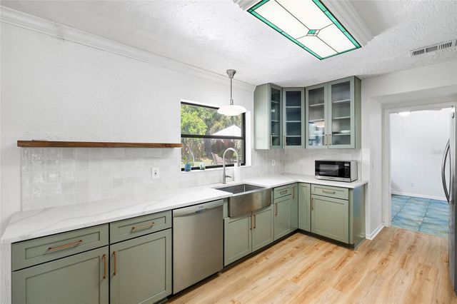 1806 BEVERLY CIRCLE N, Clearwater, FL 33764