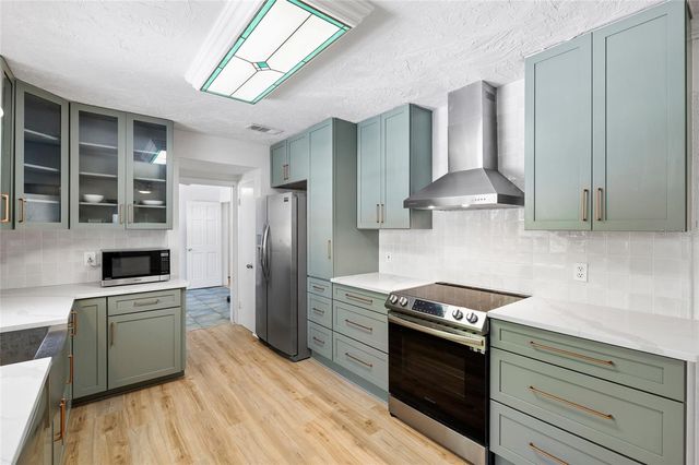 1806 BEVERLY CIRCLE N, Clearwater, FL 33764