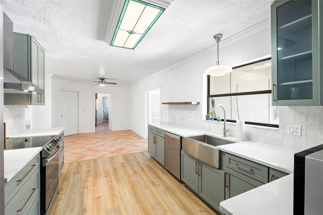 1806 BEVERLY CIRCLE N, Clearwater, FL 33764