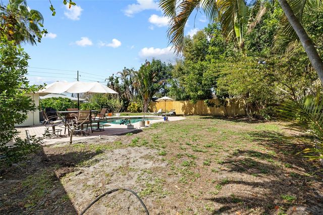 1806 BEVERLY CIRCLE N, Clearwater, FL 33764